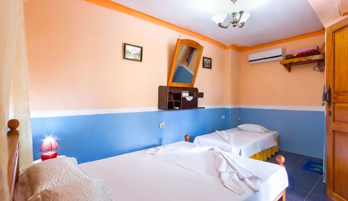 Habitación triple romántica, vistas a la montaña