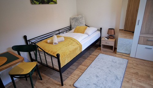Habitación individual Confort, en la zona del patio