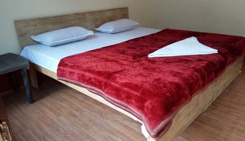 Habitación clásica doble, 1 cama de matrimonio, vistas a la colina