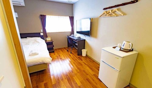 Habitación básica doble (In Building D)