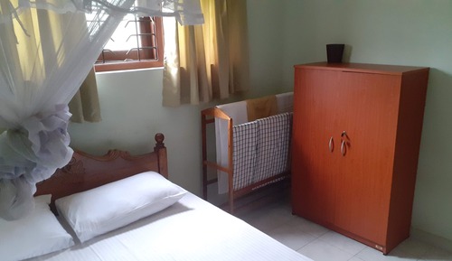 Casa familiar, 2 habitaciones, balcón