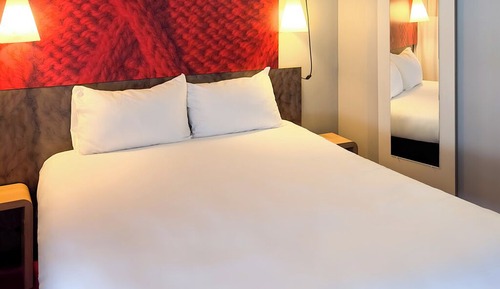 Habitación, varias camas