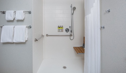 Habitación estándar, 1 cama de matrimonio grande, accesible en silla de ruedas (Communications)