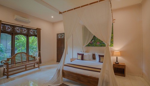 Habitación clásica, 1 cama de matrimonio, bañera, vistas al jardín