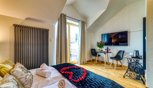 Top Romantic Room