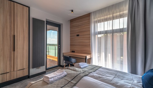 Suite estudio Deluxe, 1 cama de matrimonio, no fumadores, vistas al lago
