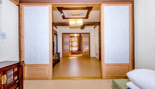 Minsok Choga A (Private Annex Building)