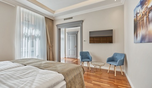 Habitación de lujo doble, 1 cama de matrimonio grande, vistas a la ciudad