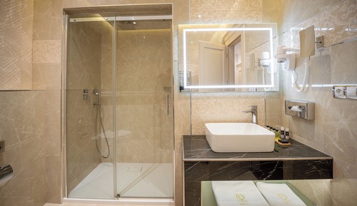 Habitación Deluxe doble, 1 cama de matrimonio grande, vistas a la ciudad