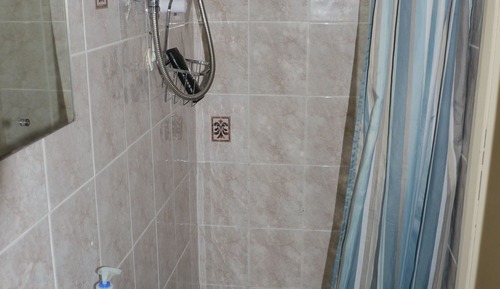 Habitación, baño privado (Apartment 2)