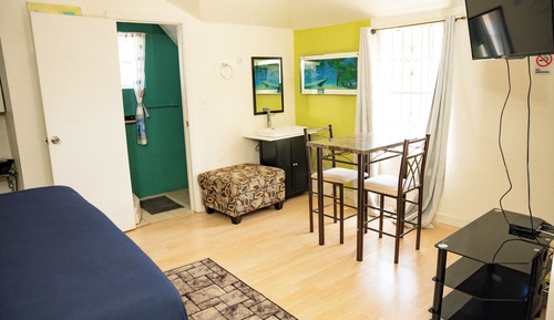 Suite estudio Confort, 1 cama de matrimonio grande, no fumadores, vistas a la piscina