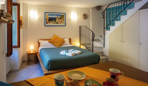 Estudio Deluxe, 1 cama de matrimonio, cocina básica (1)