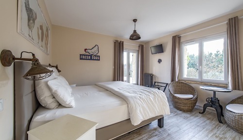 Habitación romántica doble, 1 cama de matrimonio grande, no fumadores, vistas al jardín
