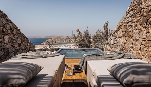 Suite, bañera de hidromasaje, vistas al mar