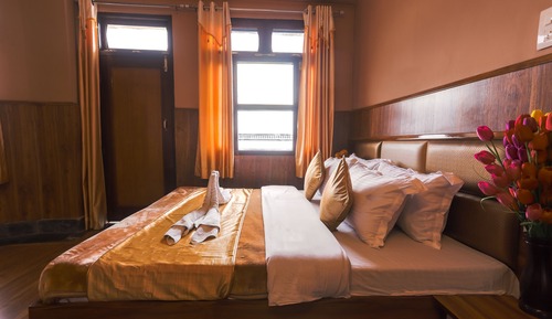 Deluxe Room With Balcony (Mountain View)