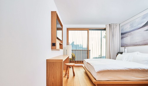 Art House Club Suite