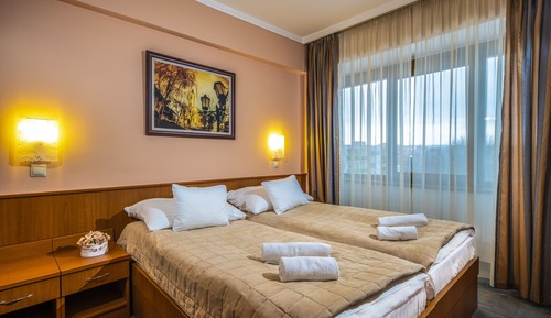 Apartamento junior, varias camas, vistas al parque
