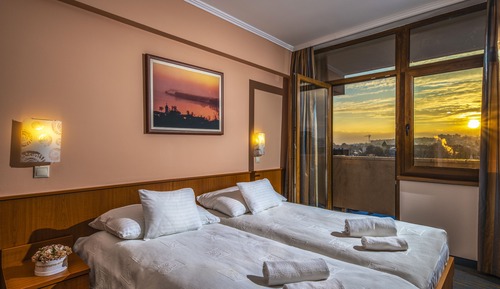 Apartamento clásico, varias camas, vistas a la ciudad