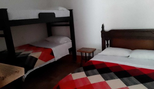 Habitación familiar, varias camas