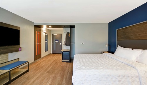 Habitación, 1 cama de matrimonio grande (Mobility & Hearing, Roll-in Shower)