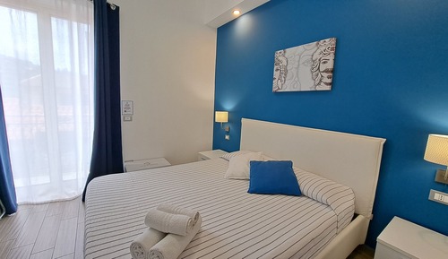 Habitación Confort, 1 cama de matrimonio, vistas a la ciudad