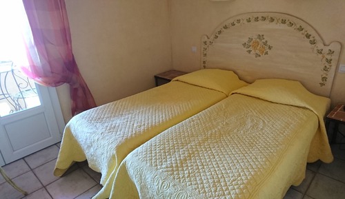 Habitación triple, balcón