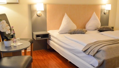 Habitación Confort con 1 cama doble o 2 individuales, balcón