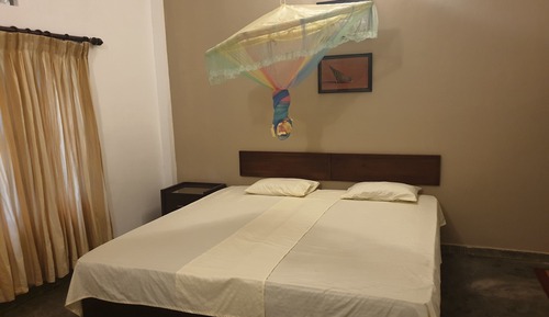 Bungalow básico, dormitorio mixto, vistas al lago