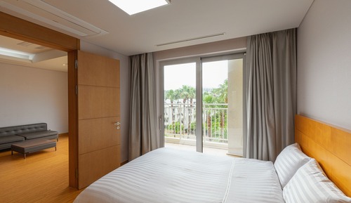 [TAMNA 2N PKG] Famillie Suite(Kitchen/Standard/Double)-2 Breakfast included Only once for 2nights