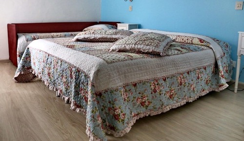 Habitación triple, balcón