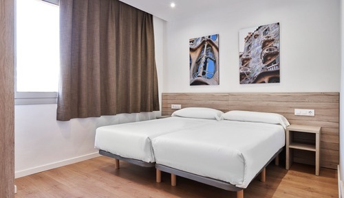 Apartamento Confort, varias camas, no fumadores, vistas a la ciudad (2-4 PAX BALCON)