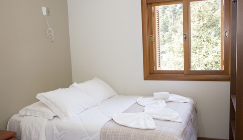 Apartamento familiar, varias camas, no fumadores, vistas al jardín