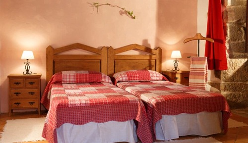 Habitación superior con 1 cama doble o 2 individuales