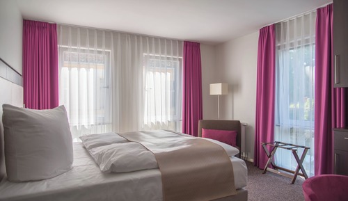Habitación Premium doble, vistas parciales al lago