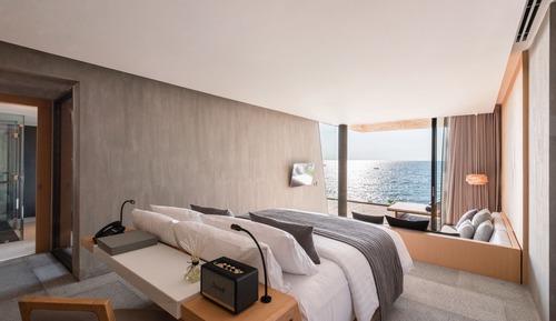 Beachfront Grand Pool Villa