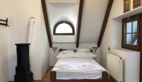 Habitación de diseño, 1 cama de matrimonio grande con sofá cama, balcón, vistas al jardín