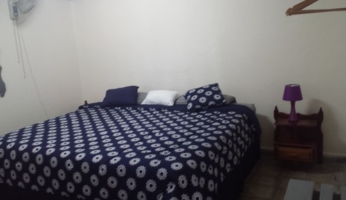 Habitación básica doble, 1 cama de matrimonio grande