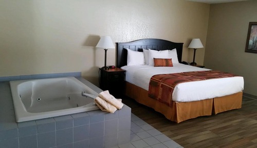 Habitación estándar, 1 cama de matrimonio grande, accesible para personas con discapacidad (Jacuzzi)