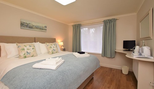 Habitación estándar con 1 cama doble o 2 individuales, 1 cama de matrimonio grande