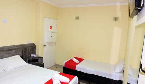 Triple Room, Multiple Beds
