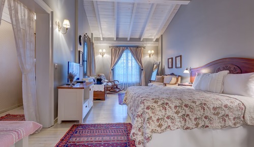 Junior Suite with Terrace and Forest View