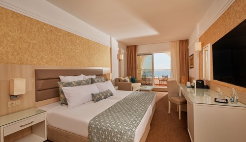 Habitación Deluxe doble, terraza, vistas al mar (Preferred Club, 3 Adults + 1 Child)