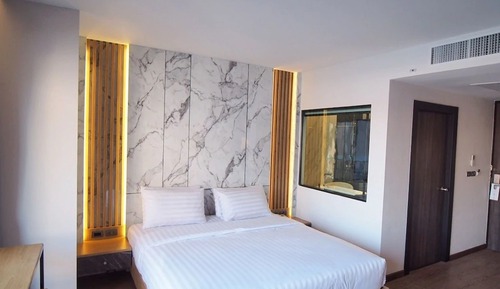 Deluxe Room with Pool View
