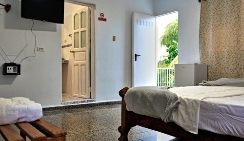 Habitación básica, varias camas, no fumadores