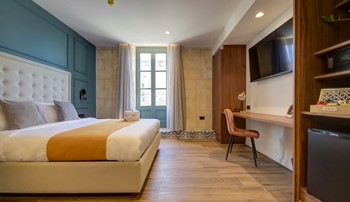 Habitación Deluxe doble (2nd floor,small Balcony,street,11)