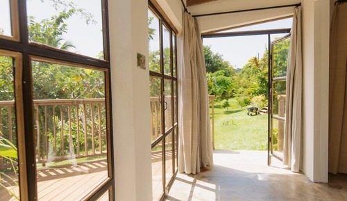 Suite estudio de diseño, cocina, vistas al jardín