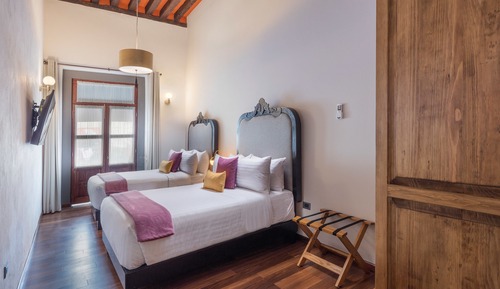Suite familiar, 2 camas dobles, no fumadores, vistas a la ciudad