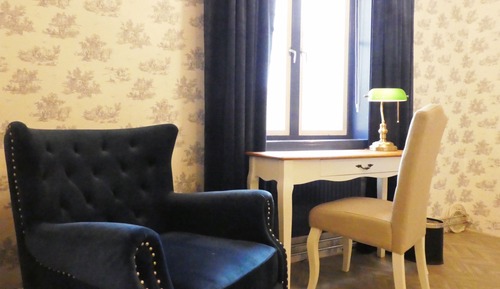 Habitación familiar (Adjoining Rooms, Situated in the Wing)