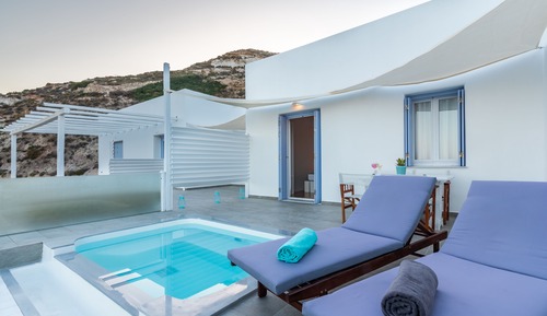 Suite, bañera de hidromasaje, vistas al mar