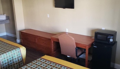 Habitación básica, 2 camas de matrimonio, fumadores